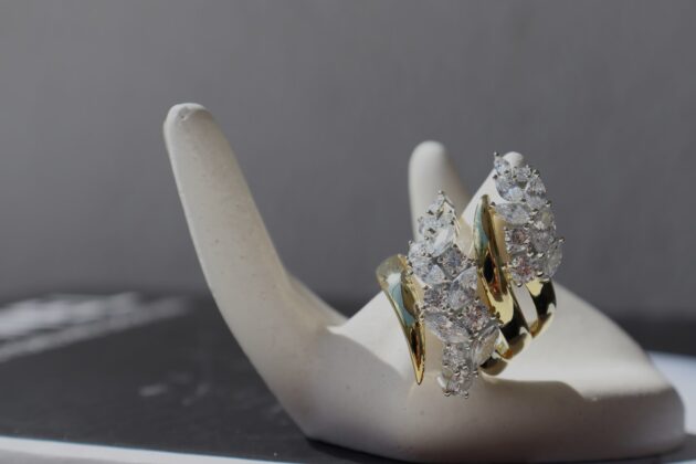 Zirkon Taşlı Olivia Golden Kolye