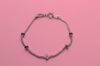 Yonca Taşlı Bileklik