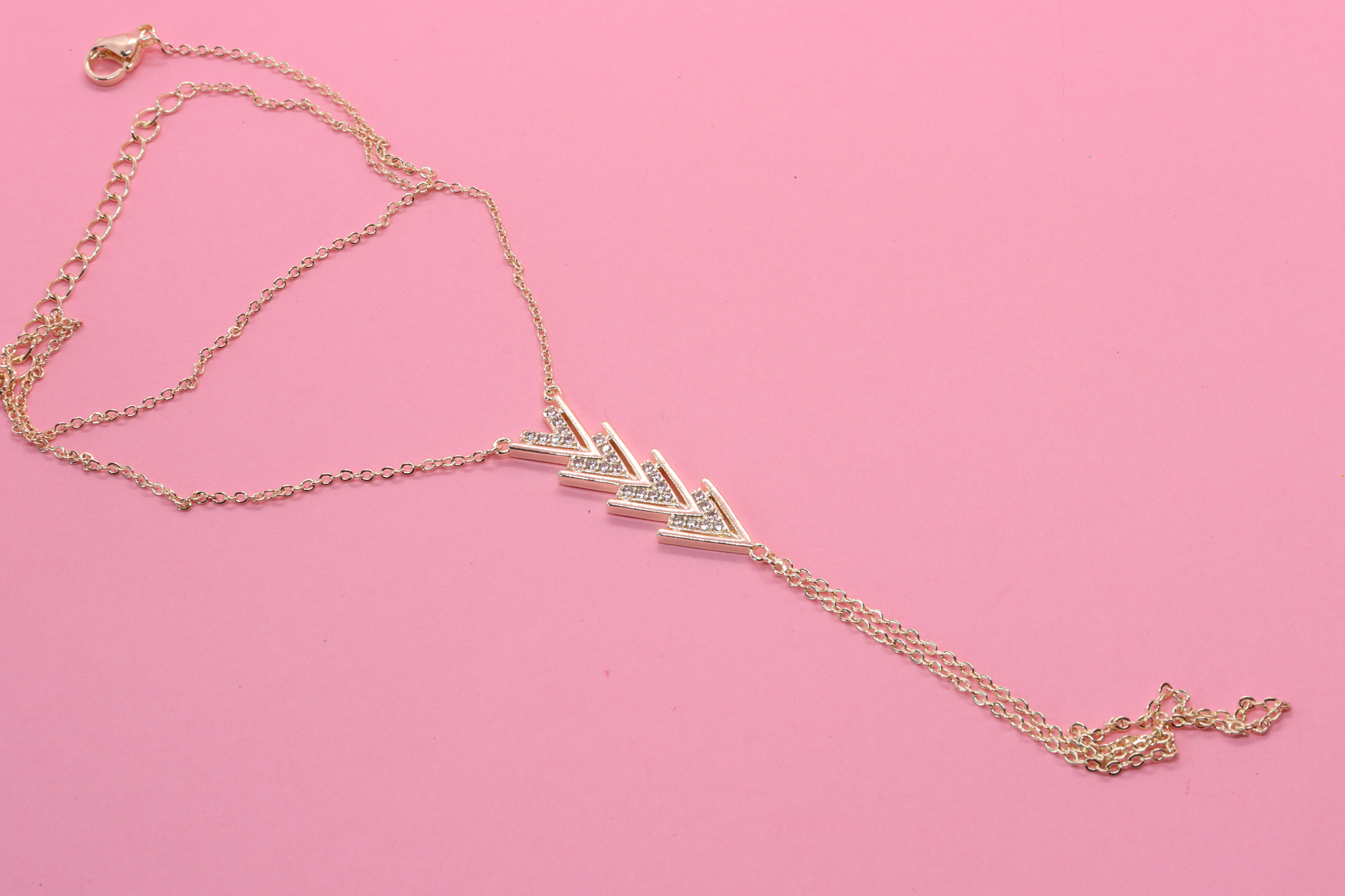 V Model Zirkon Taşlı Şahmeran