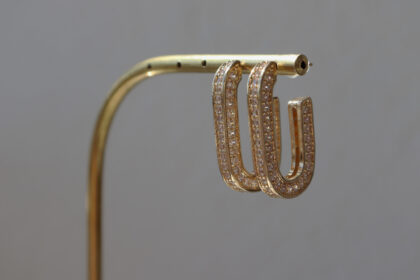 Zirkon Taşlı Küpe