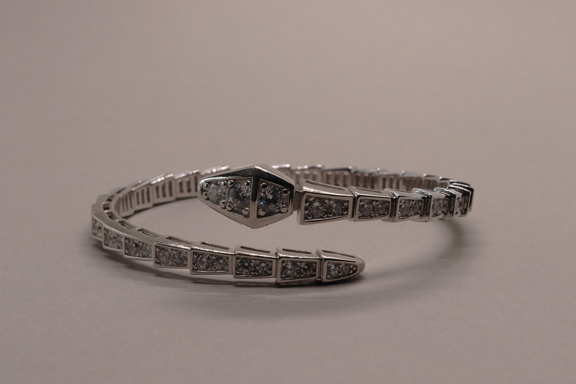 İthal Blg Yılan Taşlı Selen Kelepçe Bilezik