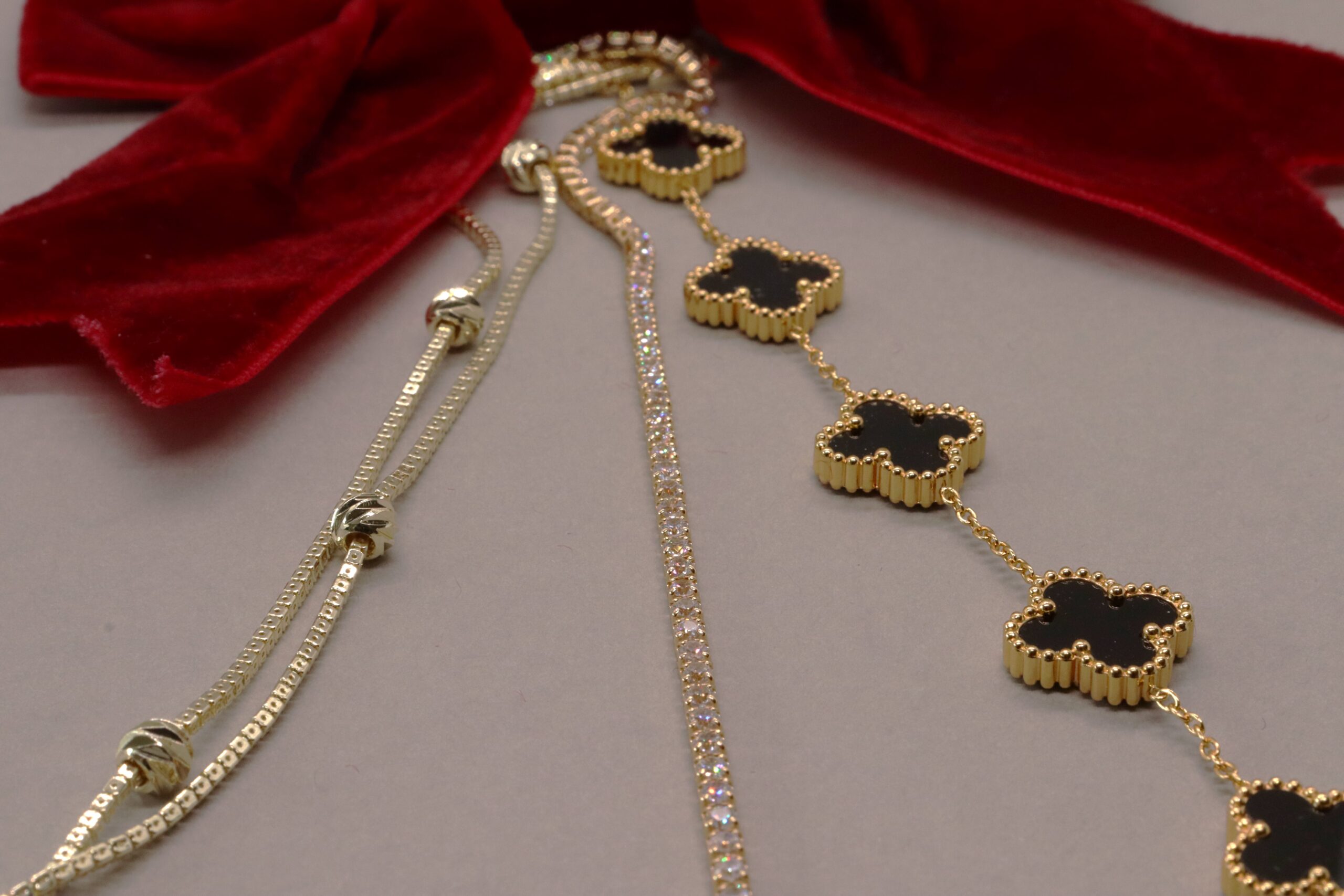 SİYAH YONCA BİLEKLİK - Görsel 3