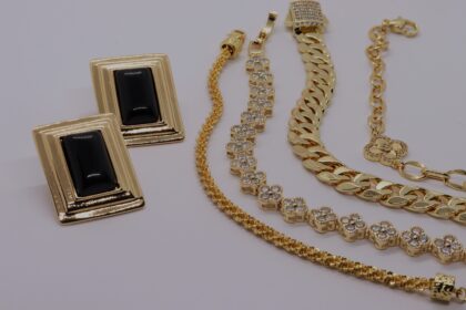 VİNTAGE SİYAH KÜPE