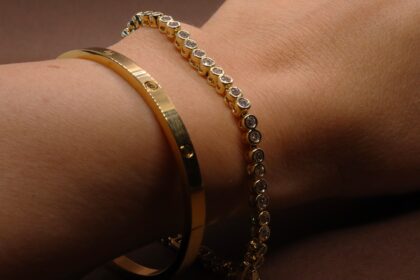 ALTIN KAPLAMA TAŞLI BİLEKLİK