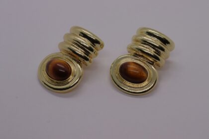 MARKA MODEL KAHVERENGİ TAŞLI KÜPE